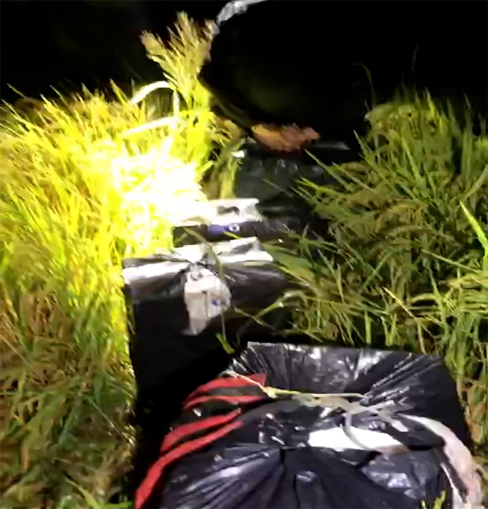 Bắt vụ đai vác 3.750 bao thuốc lá và tân dược nhập lậu qua biên giới